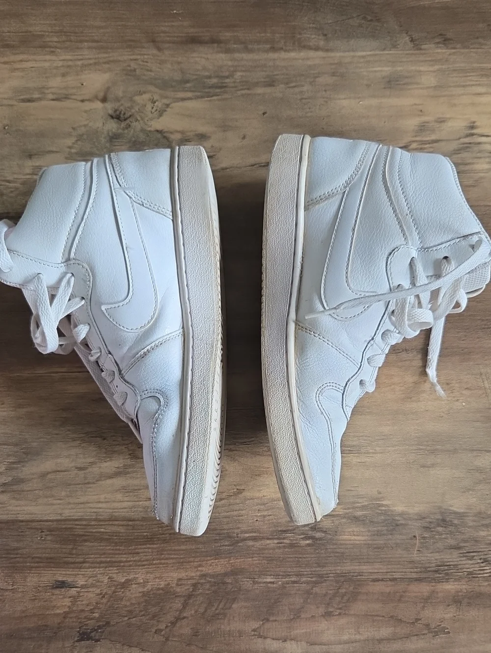Nike Women's Ebernon Mid Low-Top Sneaker 8.5